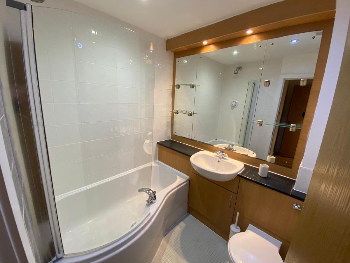 Large 5-Bed City Centre Townhouse With Secure Parking Manchester Exterior foto